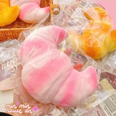 Bánh Squishy Sừng Trâu To Bự Slow Mềm Mịn HT