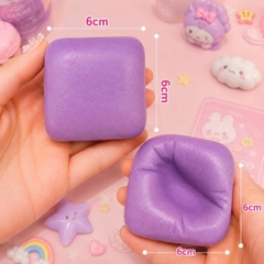 Squishy HT Mochi Vuông dính nhẹ