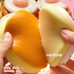 Squishy HT Bánh Mỳ Ốp La 1 Trứng Tròn 2 Lớp Slow Siêu Mềm