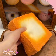 Squishy Chính Hãng Moozy bánh mỳ bơ siêu to khổng lồ