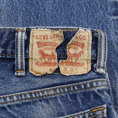 2010s Levi's 517 Denim Bootcut Jeans Size 32