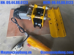 Con chạy điện 1 tấn 220V