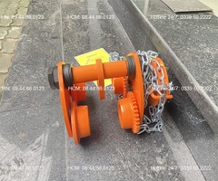 Con chạy kéo tay Kawasaki 2 tấn