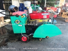 Máy cắt bê tông chạy dầu Diesel Q800 cắt sâu 33cm (khung có trợ lực)