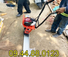 Máy đầm thước chạy xăng 4m