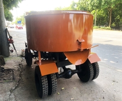 Máy trộn bê tông tự hành 12 bao 2 cầu