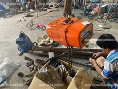 Pa lăng xích điện cố định Hitachi 500kg 6m 1/2LH