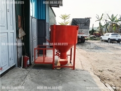 Phễu đổ bê tông 1.2 khối có máng xoay