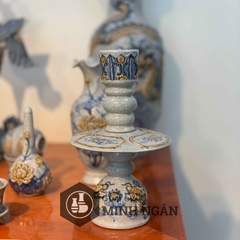 Chân nến ngũ sự men rạn đắp nổi