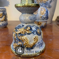 đèn thờ men rạn đắp nổi