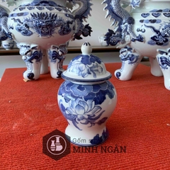 Chóe thờ men lam