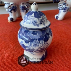 Chóe thờ men lam