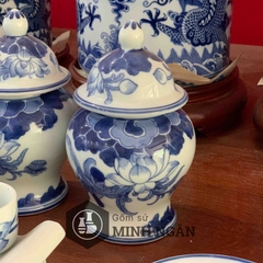 Chóe thờ men lam