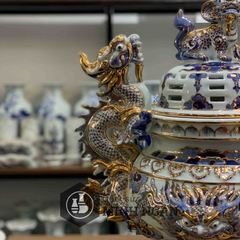 Bộ tam sự men lam vẽ vàng kim