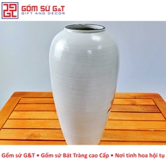 Lọ hoa dáng bom vẽ sen dây đỏ