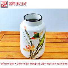 Lọ hoa vai vuông vẽ sen