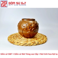 Lọ hoa dáng vò khắc nổi