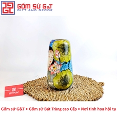 Lọ hoa dáng đu đủ cô gái bên hoa sen