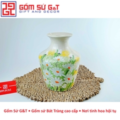 Lọ hoa vai vuông vẽ cúc họa mi