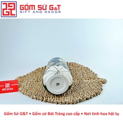 Lọ hoa dáng dọc dừa vẽ sen nổi
