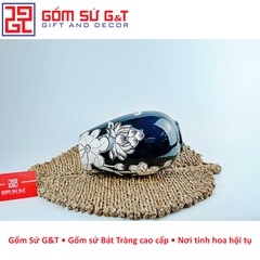 Lọ hoa dáng quả xoài vẽ sen nổi