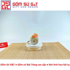 Cốc quai vẽ cúc đỏ