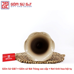 Lọ hoa vuốt tay dáng ly miệng lượn vẽ hoa hồng vàng