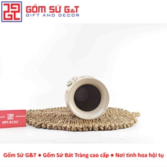 Lọ hoa vuốt tay dáng chân loe vẽ hoa cúc