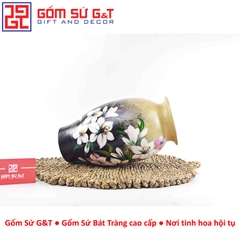 Lọ hoa vuốt tay dáng bom vẽ hoa loa kèn