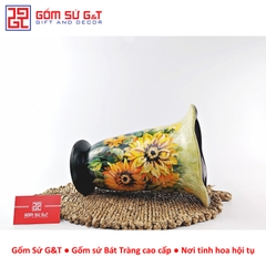 Lọ hoa vuốt tay dáng chân ly miệng lượn vẽ hoa hướng dương