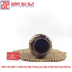 Lọ hoa dáng phích nâu khắc hoa cúc H30