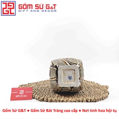 Lọ hoa dáng phích vuông khắc lá chuối H30