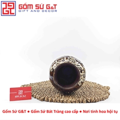 Lọ hoa dáng mai bình nâu khắc công đào H30