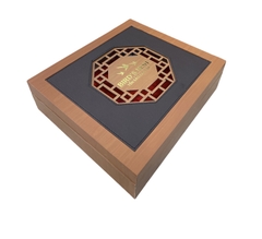 Bộ Hộp Quà Gỗ Da Màu Xám - Khay Hoa Mai