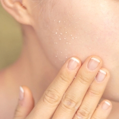 Tẩy Tế Bào Chết Dạng Gel Dịu Nhẹ CURE Natural Aqua Gel 250g