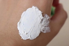 Sữa Rửa Mặt Naruko Trị Mụn Dạng Bùn Chiết Xuất Tràm Trà Tea Tree Purifying Clay Mask & Cleanser In 1 120g