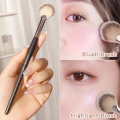 Cọ GECOMO Bắt Sáng Và Tán Phấn Má Hồng Hình Quạt G1023