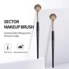Cọ GECOMO Bắt Sáng Và Tán Phấn Má Hồng Hình Quạt G1023