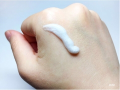 Sữa Rửa Mặt La Roche-Posay Tạo Bọt & Se Khít Lỗ Chân Lông Effaclar Deep Cleansing Foaming Cream 125ml
