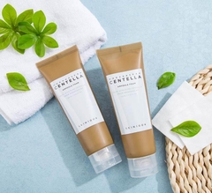 Sữa Rửa Mặt Skin1004 Làm Sạch Sâu Cho Da Nhạy Cảm Madagascar Centella Ampoule Foam 125ml