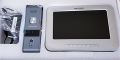 DS-KIS203T - Bộ điện thoại gọi cửa có hình HIKVISION ( gồm 1 màn + 1 nút+ nguồn 12v1a)