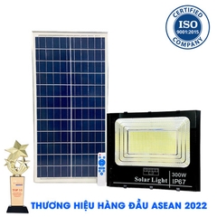 den-300w-nang-luong-mat-troi-gia-re-den-pha-nang-luong-mat-troi-300w-mau-moi