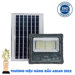 den-pha-200w-nang-luong-mat-troi-2-o-gia-re