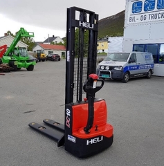 Xe nâng điện Heli 1.5 tấn dắt lái giá rẻ