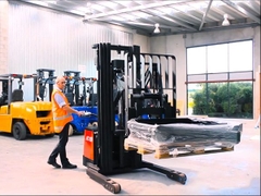 XE NÂNG ĐIỆN ĐỨNG LÁI 1.3-1.4 TẤN (CÀNG KÉO ĐẨY)
