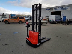 XE NÂNG TAY CAO 1 TẤN
