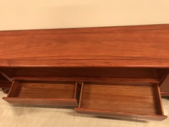 Kệ chân cong 2 loại gỗ hương đá và gỗ gõ đỏ - MSP: KCCG165