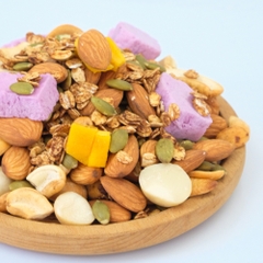 Ngũ cốc sữa chua sấy khô TANU NUTS túi 500g, granola ăn kiêng mix các loại hạt dinh dưỡng giảm cân.