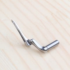 Móc dưới KL202, Móc trên LP226,KM203 dùng cho máy vắt sổ Siruba 4,5 chỉ 747K, 757K (máy đời K) cẳng cao
