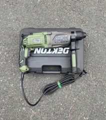 Máy Khoan Đục 3 Chức Năng Dekton DK-RH2603XPRO (1050W) – Phiên Bản Màu Olive Mới